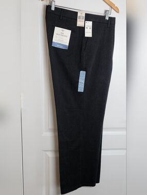 Dockers Mens Signature Khaki Pants Cotton Classic Fit Creased 40 X 32 Gray